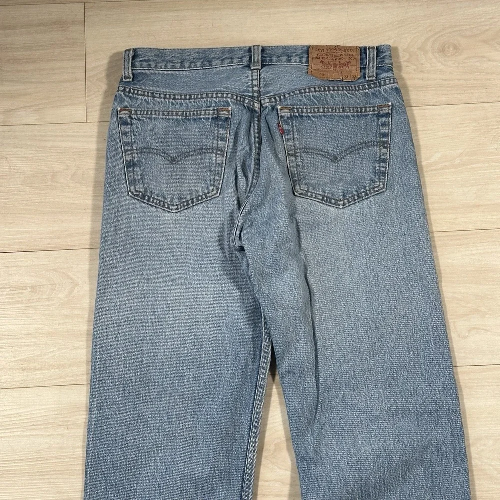 Vintage Levi's 501 Jeans Size 31x31 Light Wash Straight Leg 90s USA Made Button